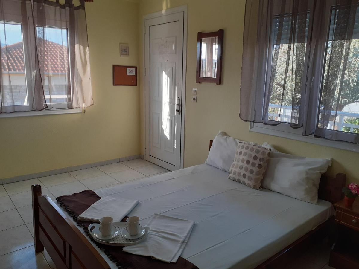 Apartamento Polis΄ House Vrasná Exterior foto